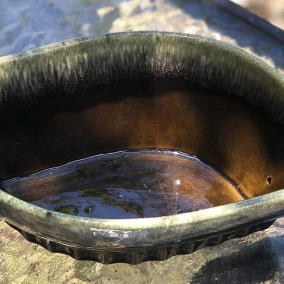 Drip Ware Hull USA A6 Olive Green Ombre Leaf Shaped Planter - Picture 1 of 5